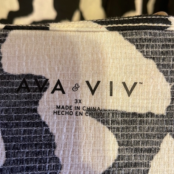 🙂5/$10 Ava & Viv Black Abstract Sweetheart Neck Tie Front Blouse 3X - Picture 7 of 8